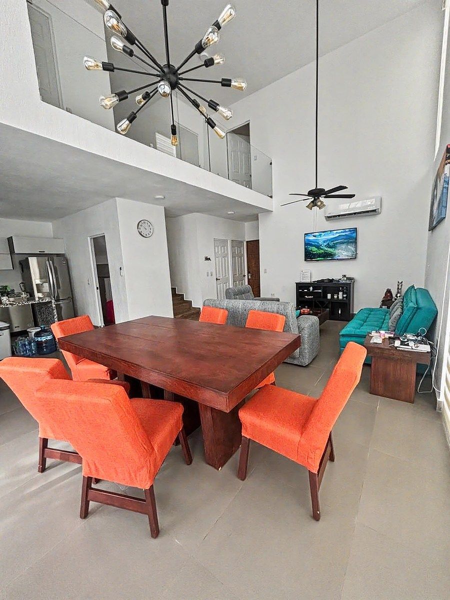 Excelente Casa en Renta Vacacional o Hasta 6 Meses, foto 1 de 19