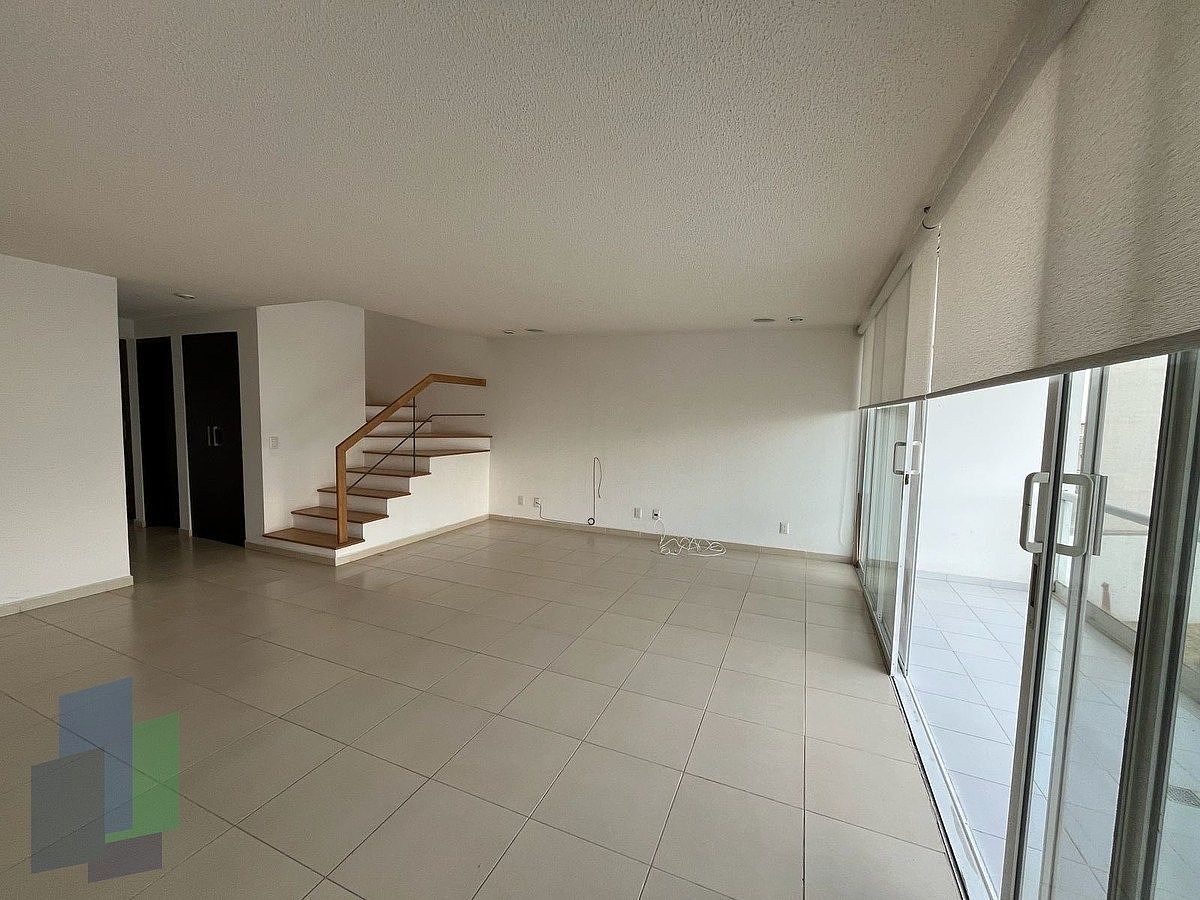 1 de 36: Amplio espacio de sala y comedor