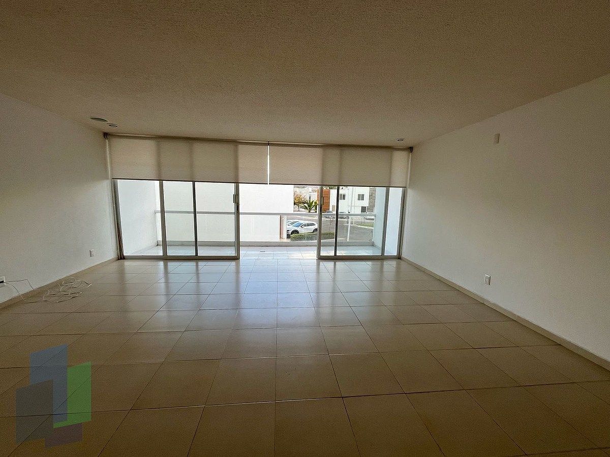 2 de 36: Acceso a terraza