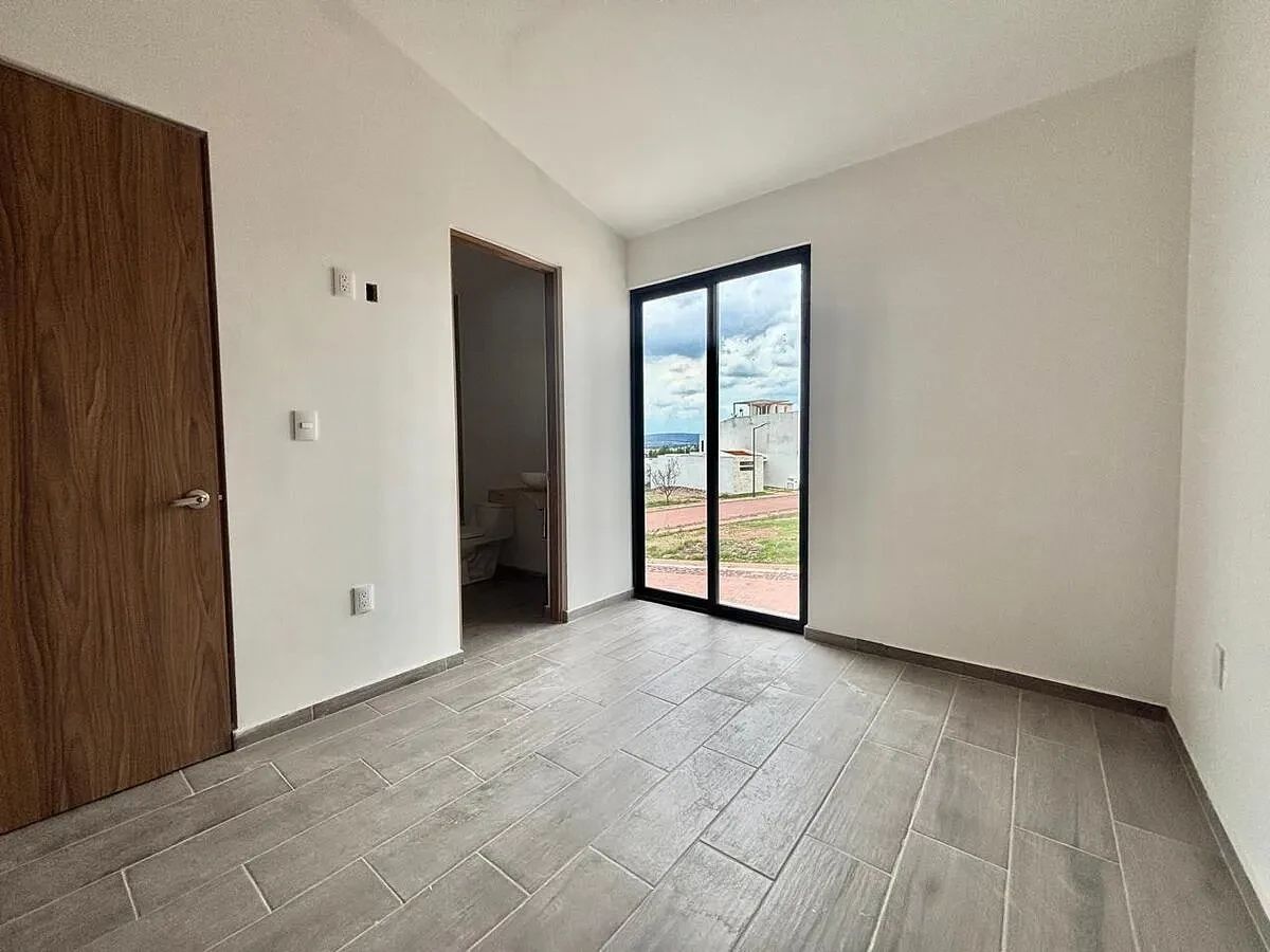 8 de 24: Recámara secundaria con clóset y baño completo PA