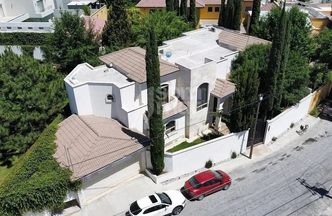 Hermosa residencia en VENTA al norte de Saltillo.