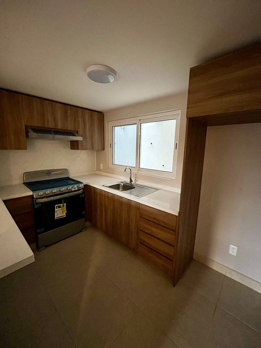 4 of 11: Cocina integral nueva