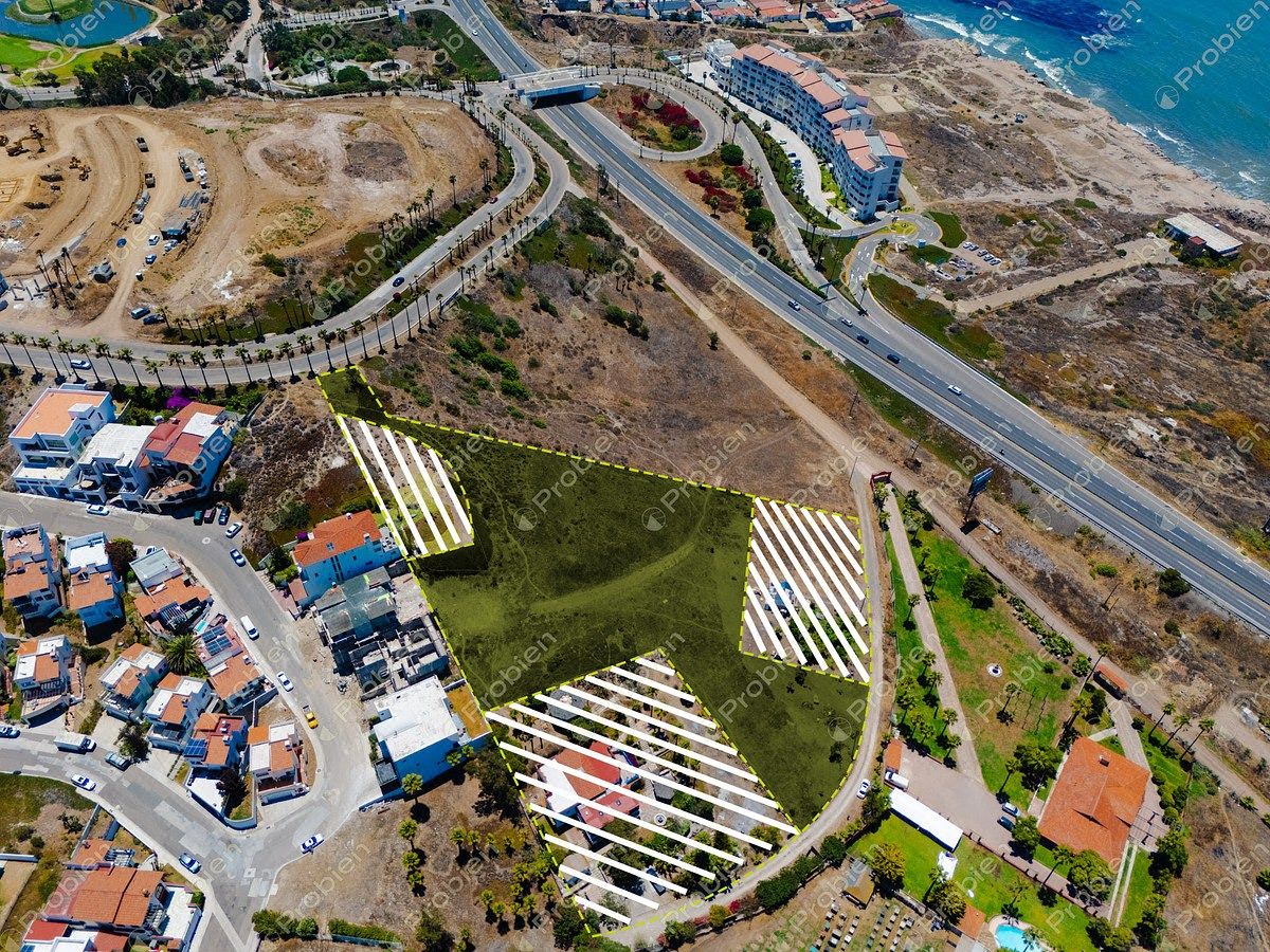 Terrenos en Venta con Vista al Mar a un costado de Real del Mar – 1,480 m²