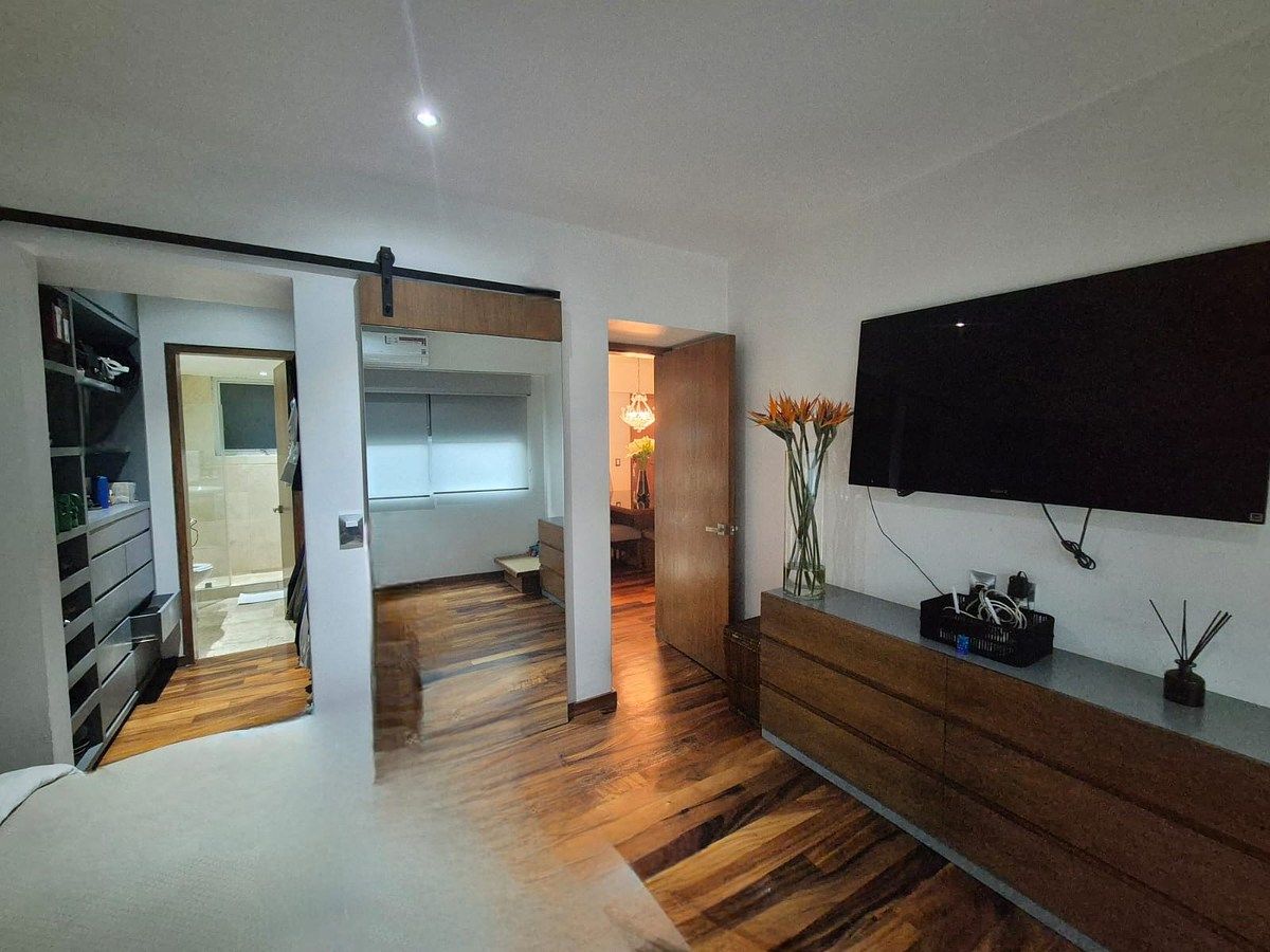 2 of 21: RECAMARA PRINCIPAL