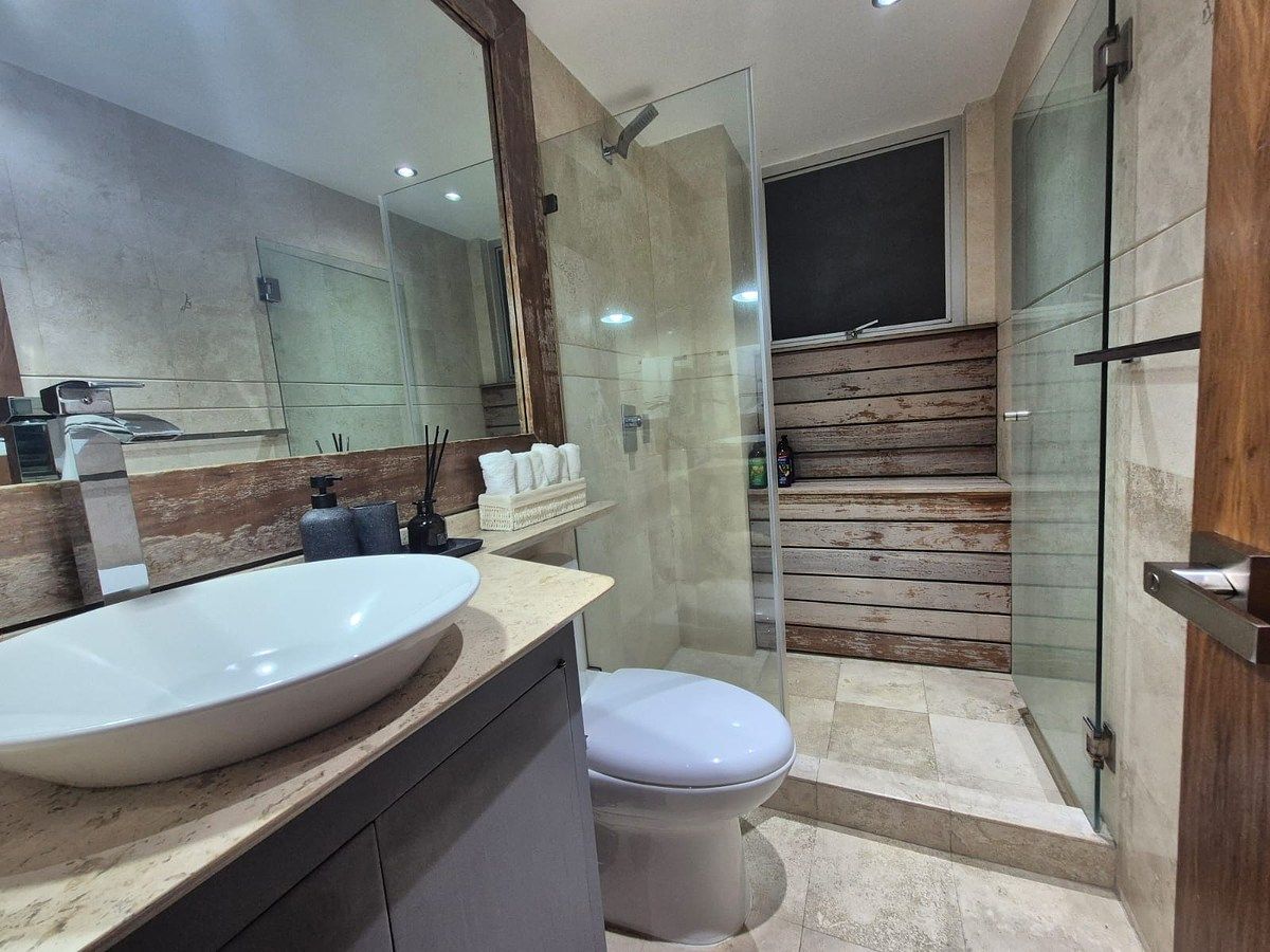 3 of 21: BAÑO PRINCIPAL