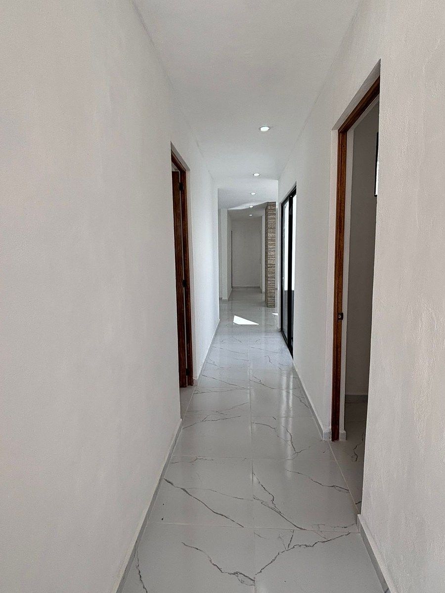 6 de 14: Pasillo Distribuidor