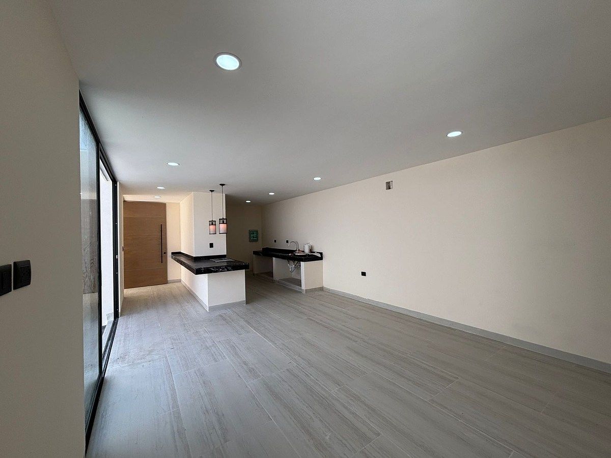 4 de 11: Sala, Comedor y Cocina