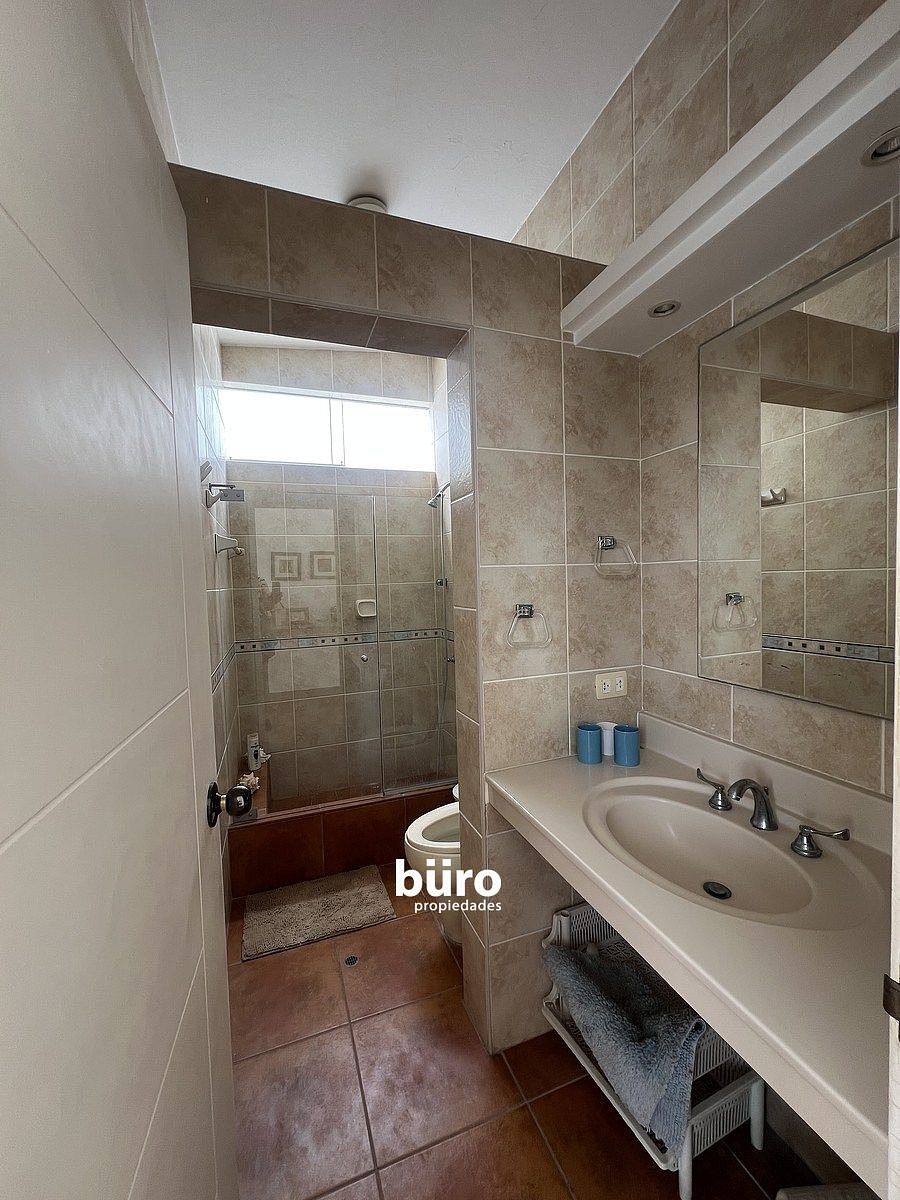 17 de 22: Baño principal