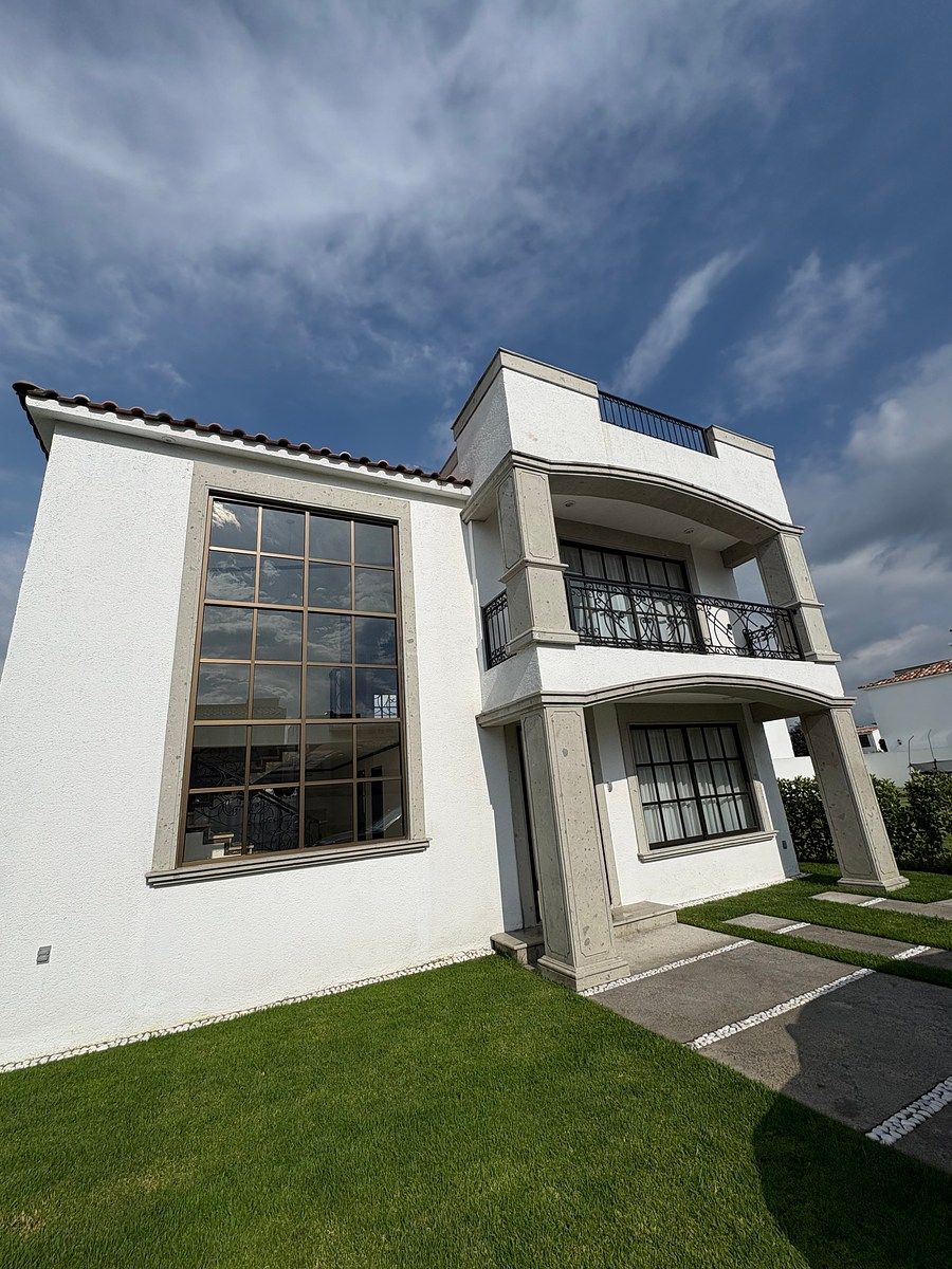 House in Gated Community in San Miguel Totocuitlapilco, Metepec, photo 2 of 27