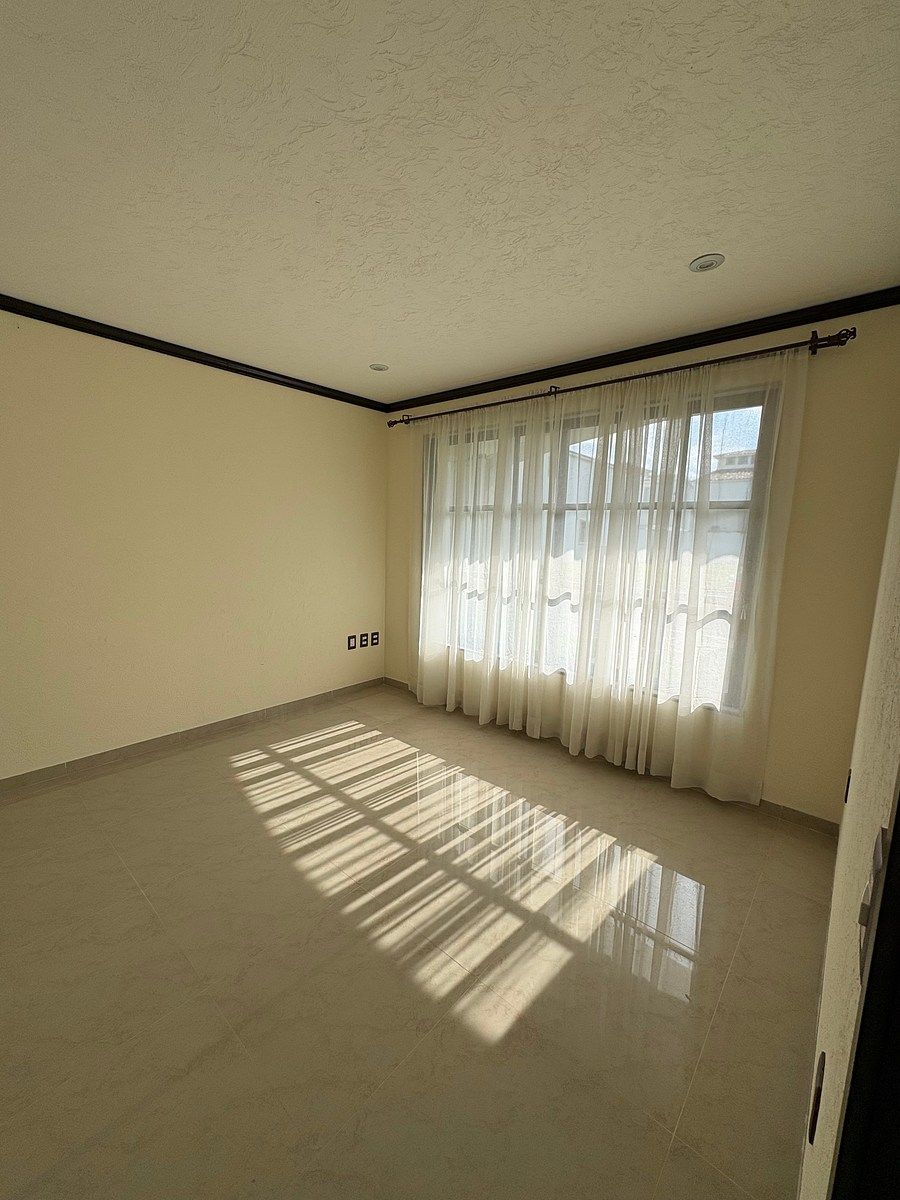 House in Gated Community in San Miguel Totocuitlapilco, Metepec, photo 3 of 27