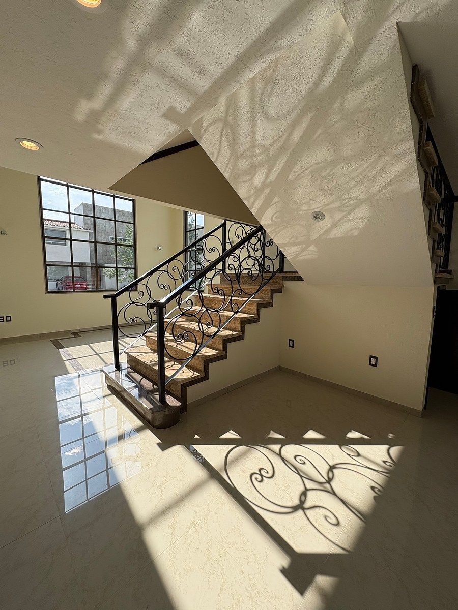 House in Gated Community in San Miguel Totocuitlapilco, Metepec, photo 4 of 27