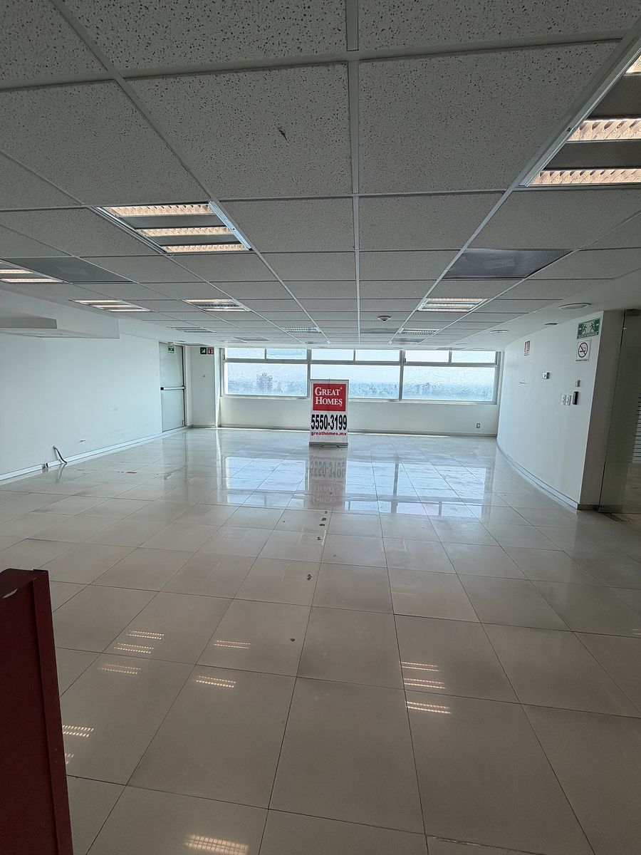 3 de 12: Área abierta 1