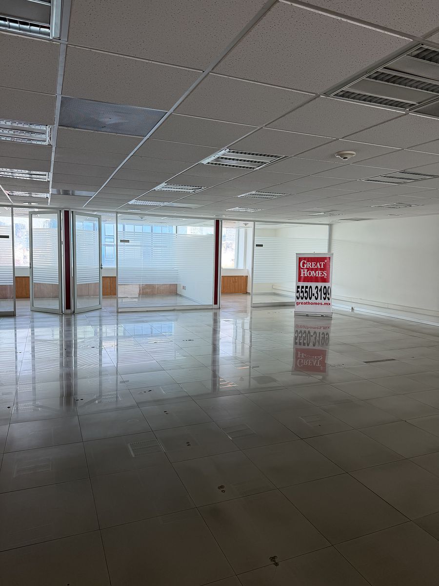 4 de 12: Área abierta 2 y privados