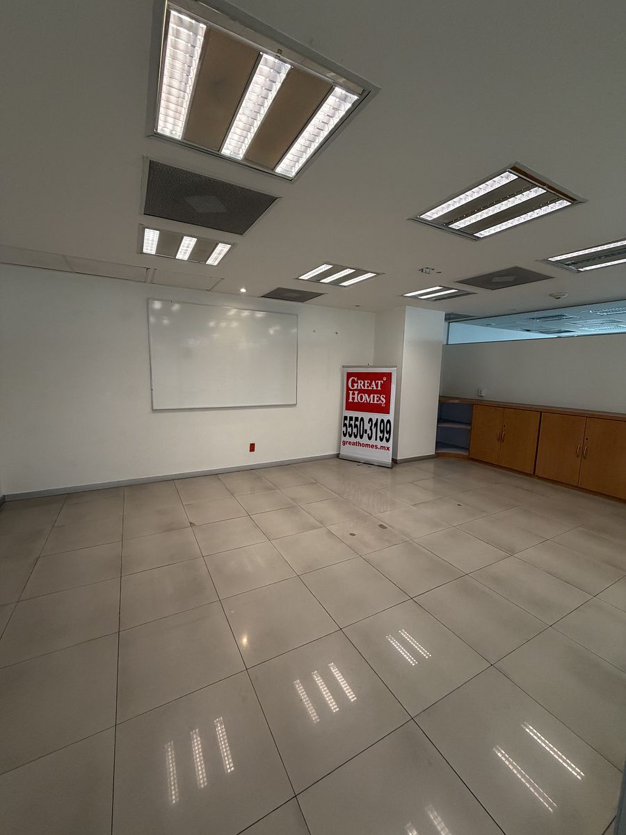 4 de 12: Sala de Juntas