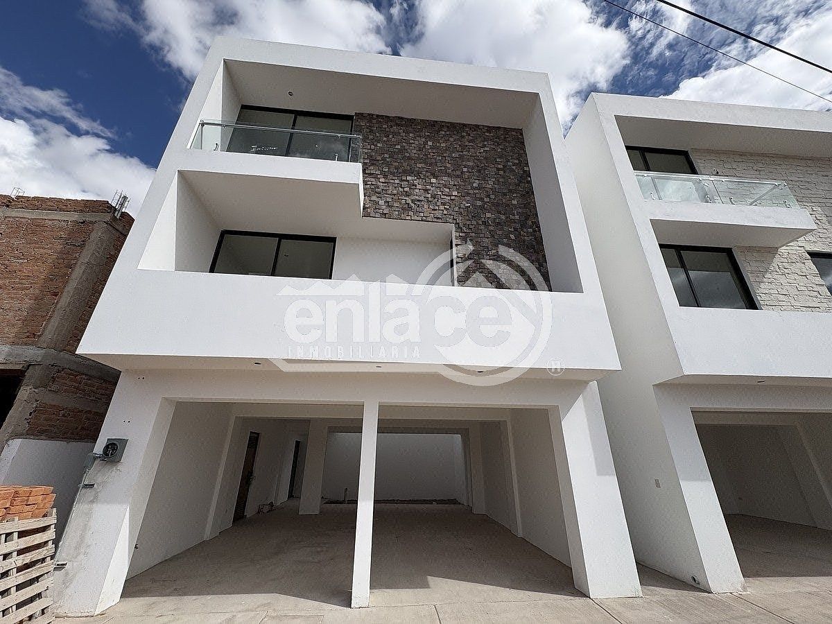 Casa de tres niveles