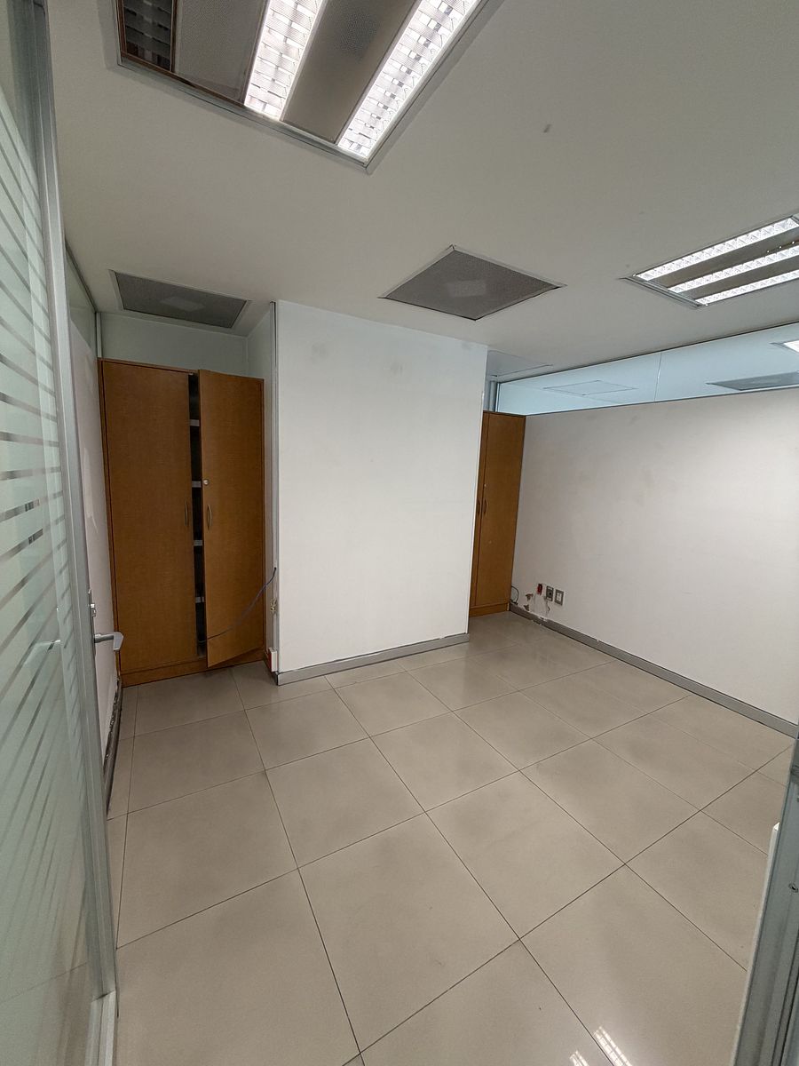 11 de 12: Oficina privada 6