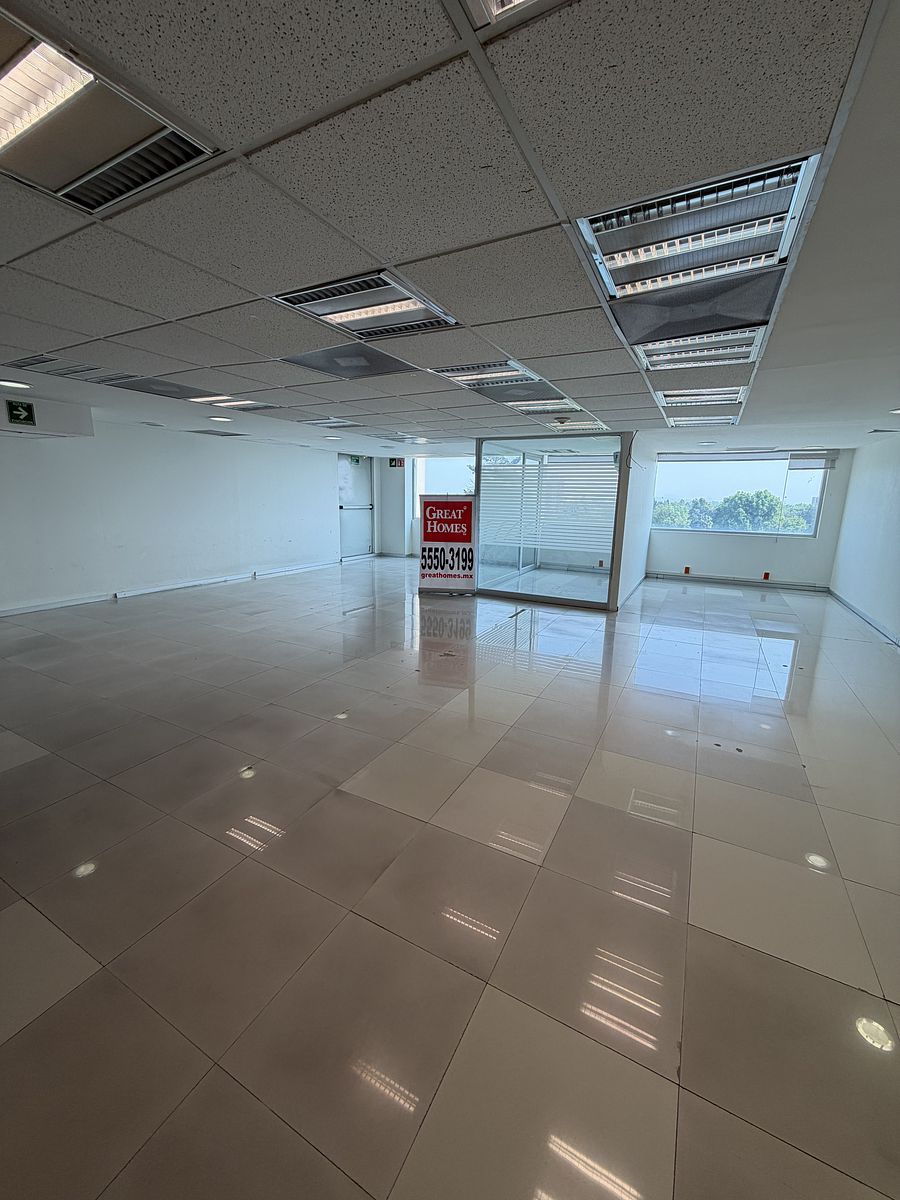 12 de 12: Bodega o zona de servidores