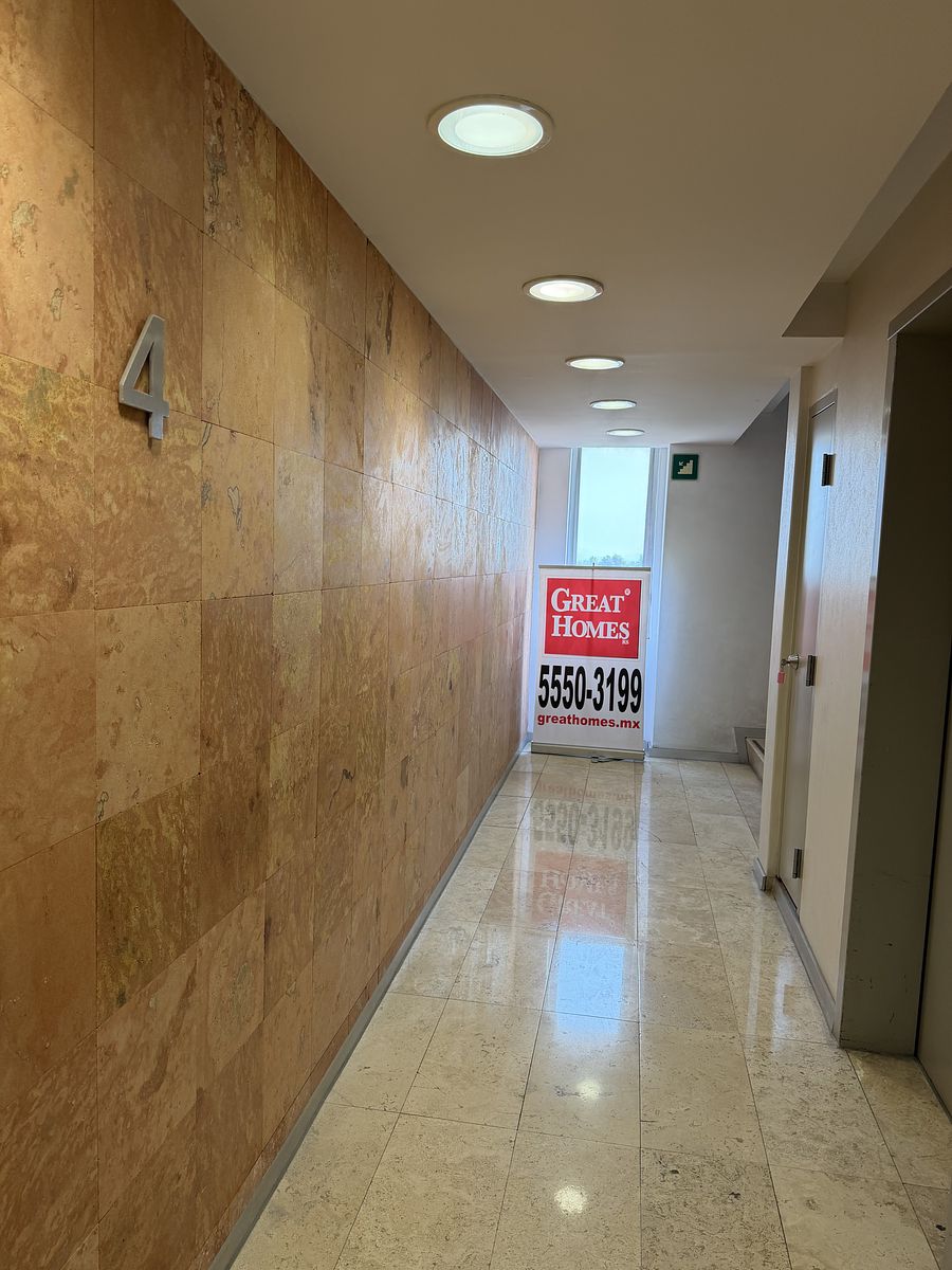 2 de 12: Acceso Piso 4