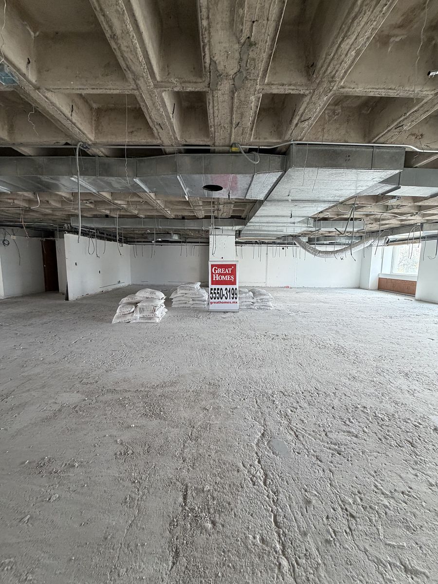 6 de 10: Área abierta en obra gris