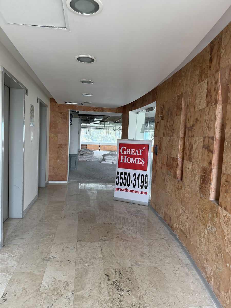 2 de 10: Acceso a piso y elevadores