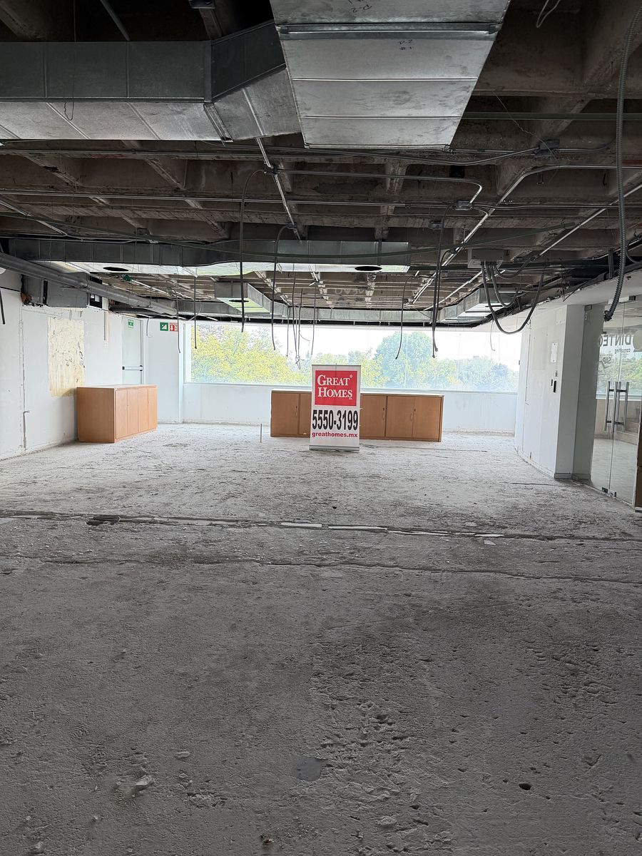 8 de 10: Área abierta en obra gris