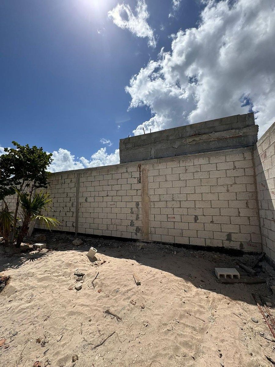 6 de 15: Barda Perimetral