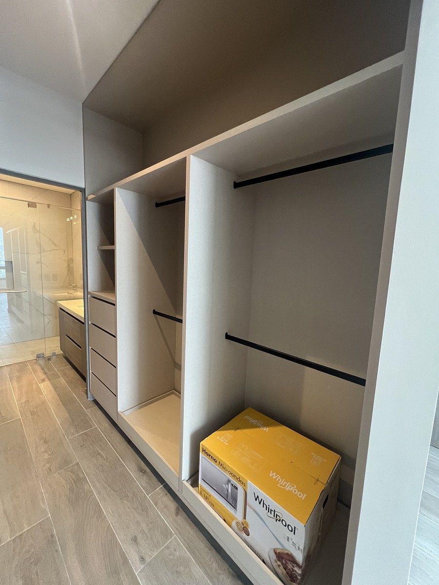 15 de 26: Vestidor rec principal