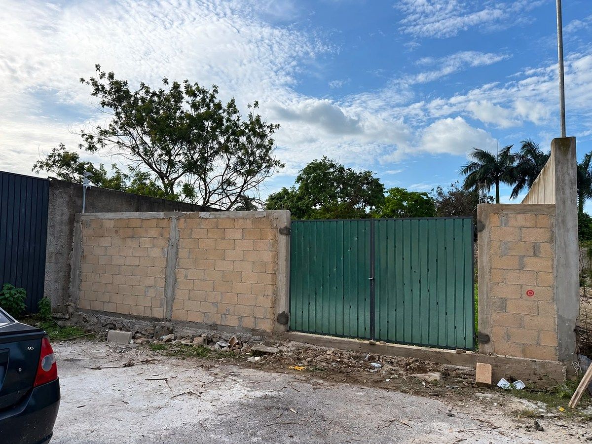 Lote em Chichi Suárez, Mérida, foto 2 de 3