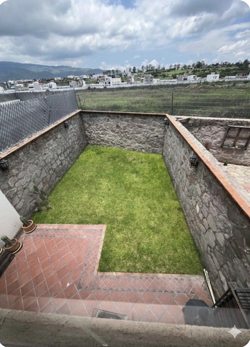 1 of 36: Jardín, terreno excedente