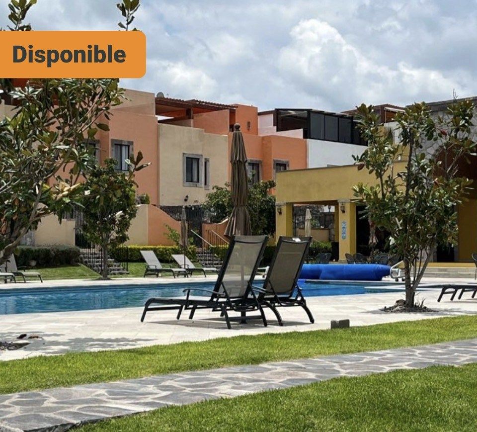 7 of 36: Amenidades alberca