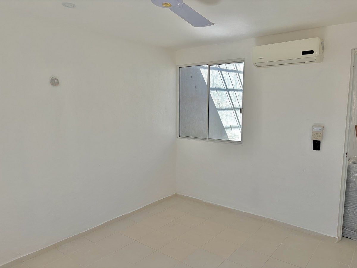 8 of 17: Recámara 1