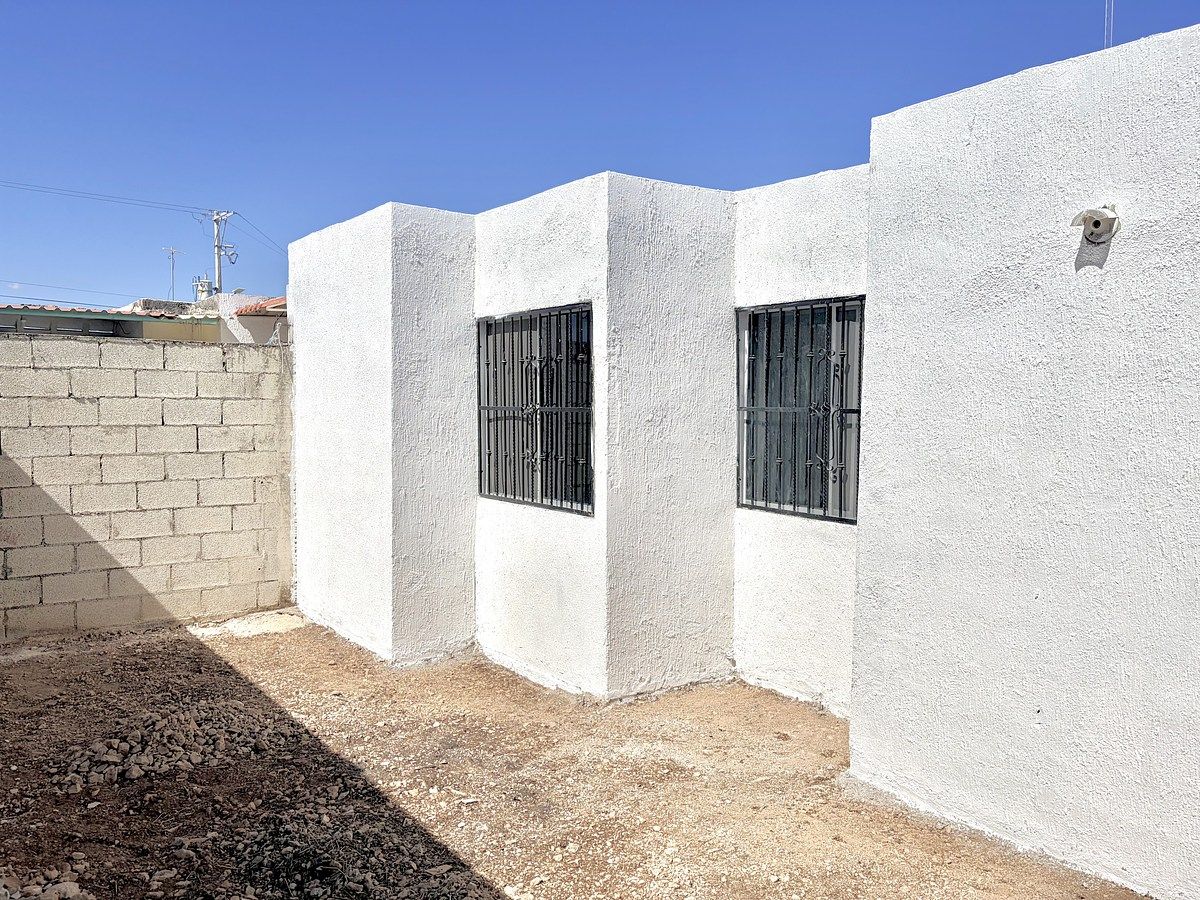 15 of 17: Patio Trasero