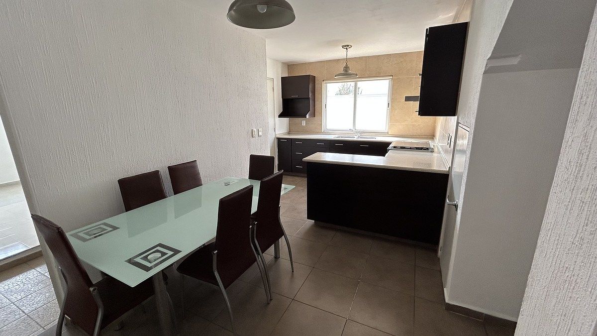 5 de 25: COCINA EQUIPADA