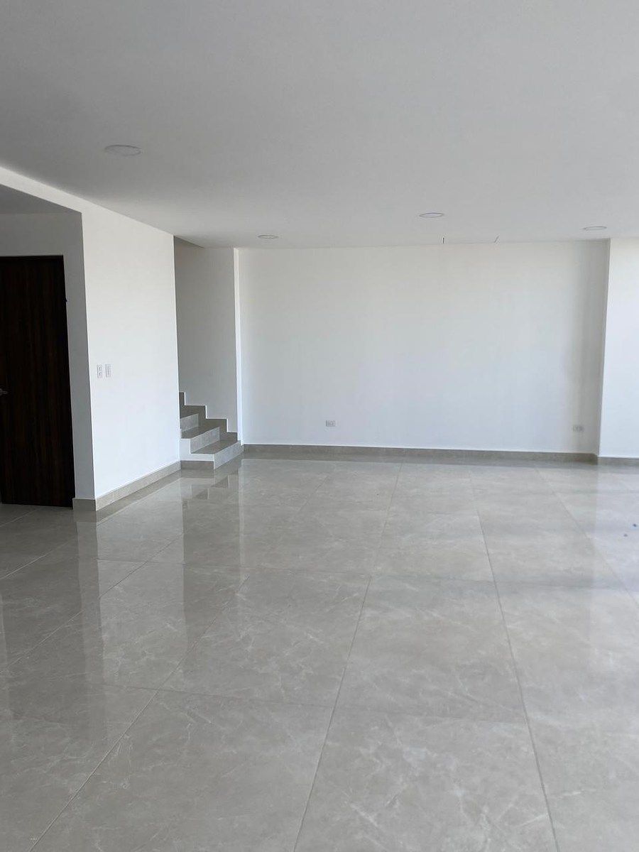 3 of 10: Área de sala-comedor