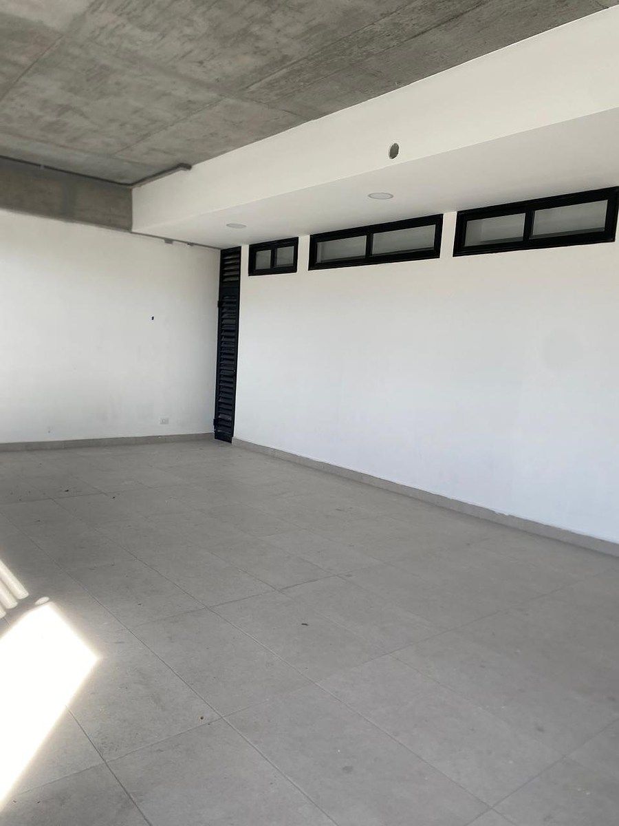 9 of 10: Cochera para 3 autos