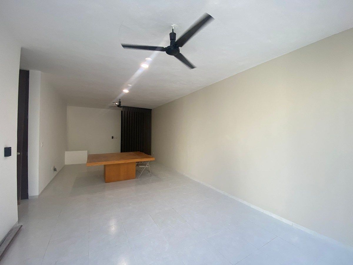 3 de 18: Entrada y sala