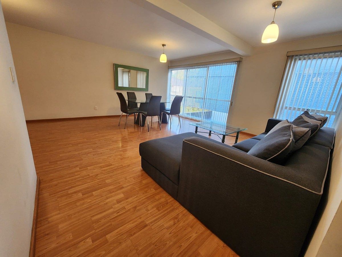 2 de 14: Estancia amueblada