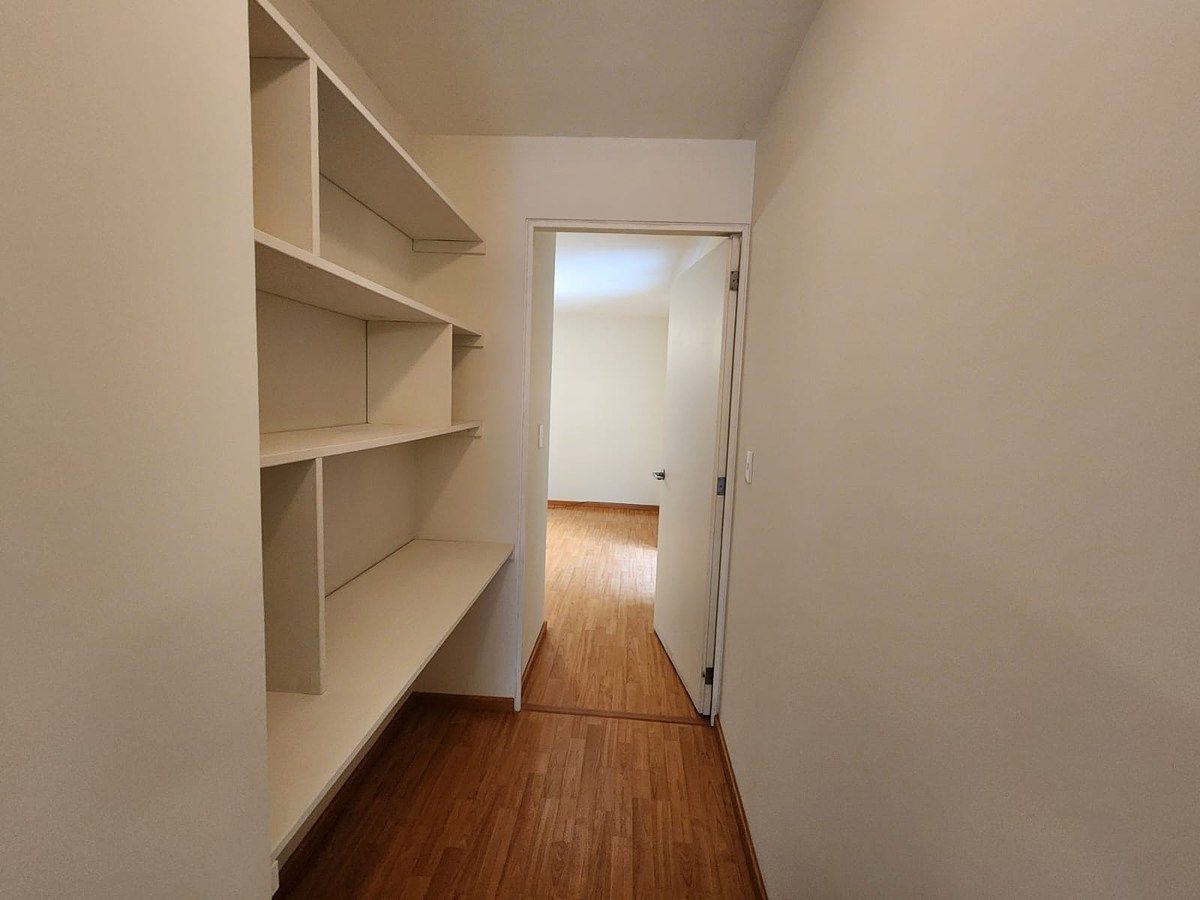 9 de 14: Pasillo/Entrada recámara 2