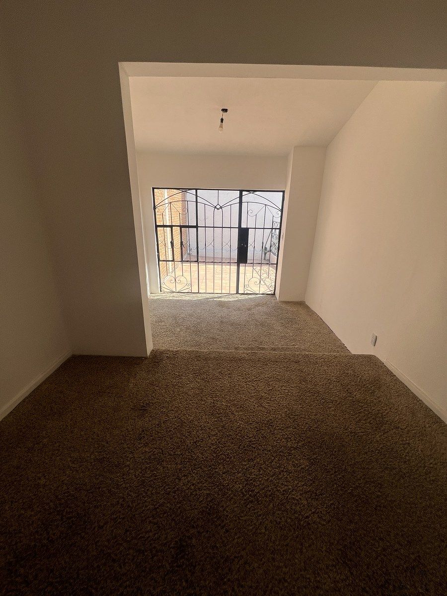 12 de 17: Habitación con clóset, desnivel y amplia terraza