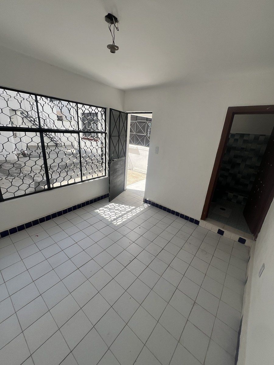 15 de 17: Habitación independiente con baño