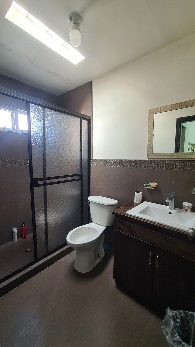 22 de 32: Baño de Recámara principal