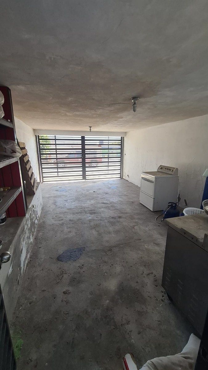 32 de 32: Cochera techada