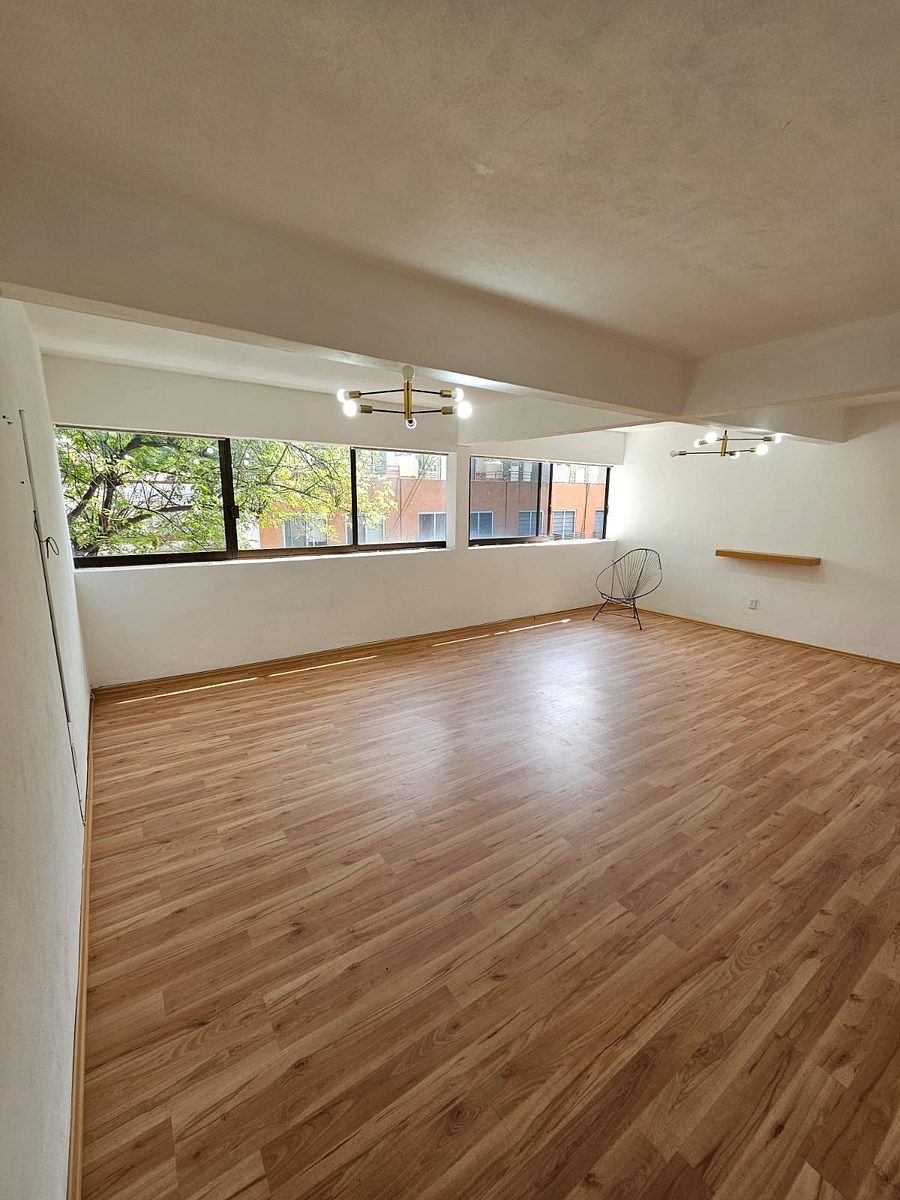 3 de 18: ESTANCIA COMEDOR