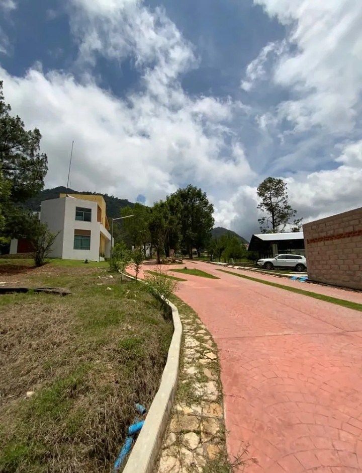 TERRENO EN VENTA EN EL FRACCIONAMIENTO SIERRA VISTA - foto 2