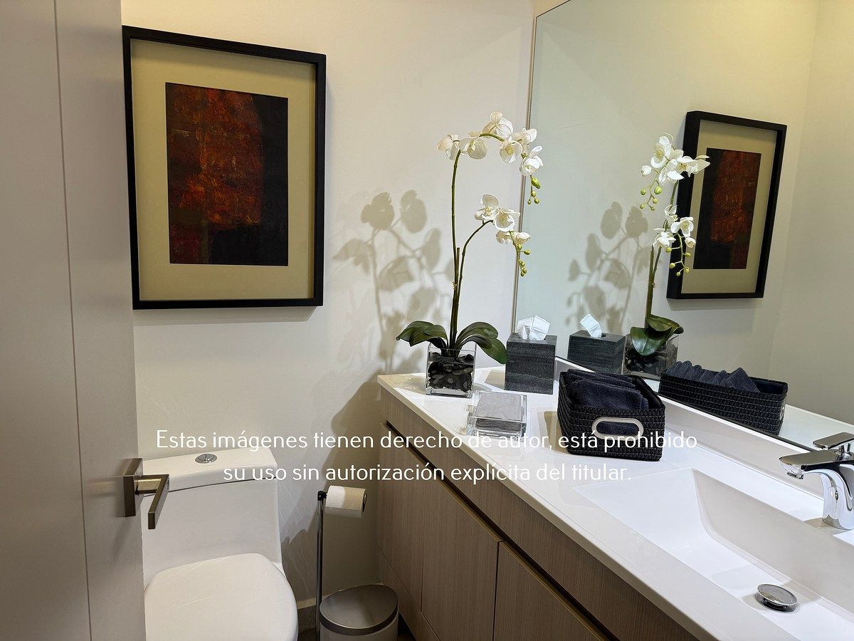 3 de 24: Baño de visitas