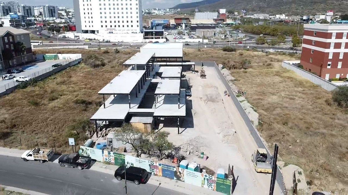 1 of 13: Obra al 90%