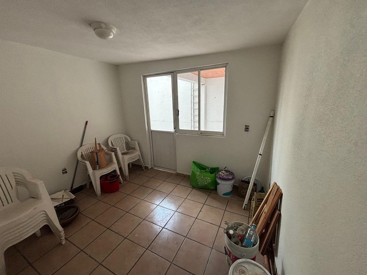 13 de 33: CUARTO DE SERVICIO