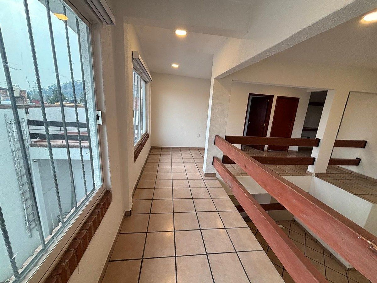 19 de 33: PASILLO DISTRIBUCION