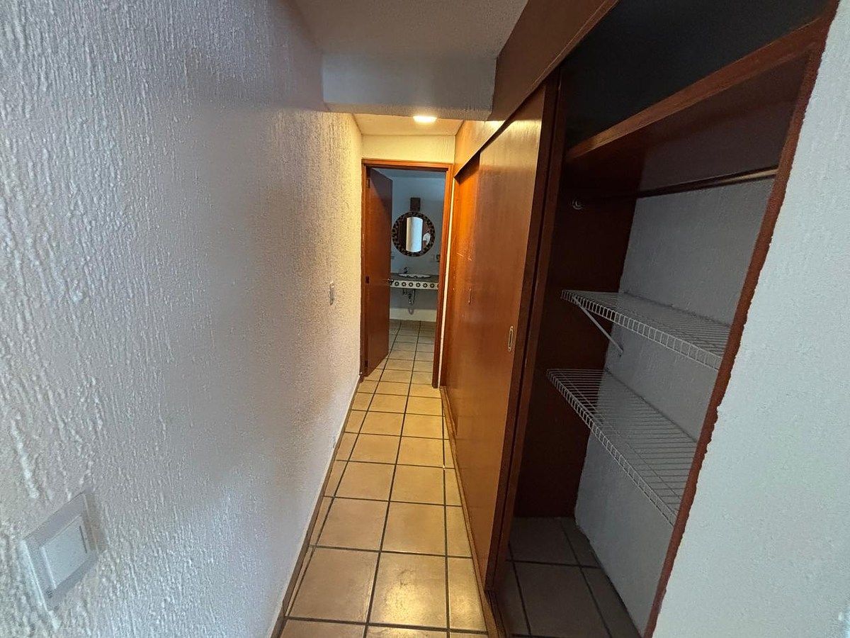 25 de 33: RECAMARA SECUNDARIA