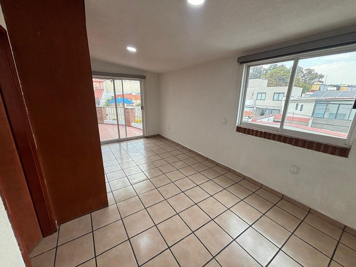 26 de 33: RECAMARA SECUNDARIA